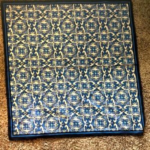 Vineyard vines small square scarf